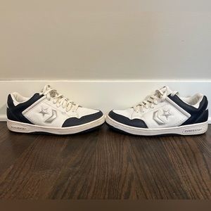 Converse Weapon retro basketball sneaker